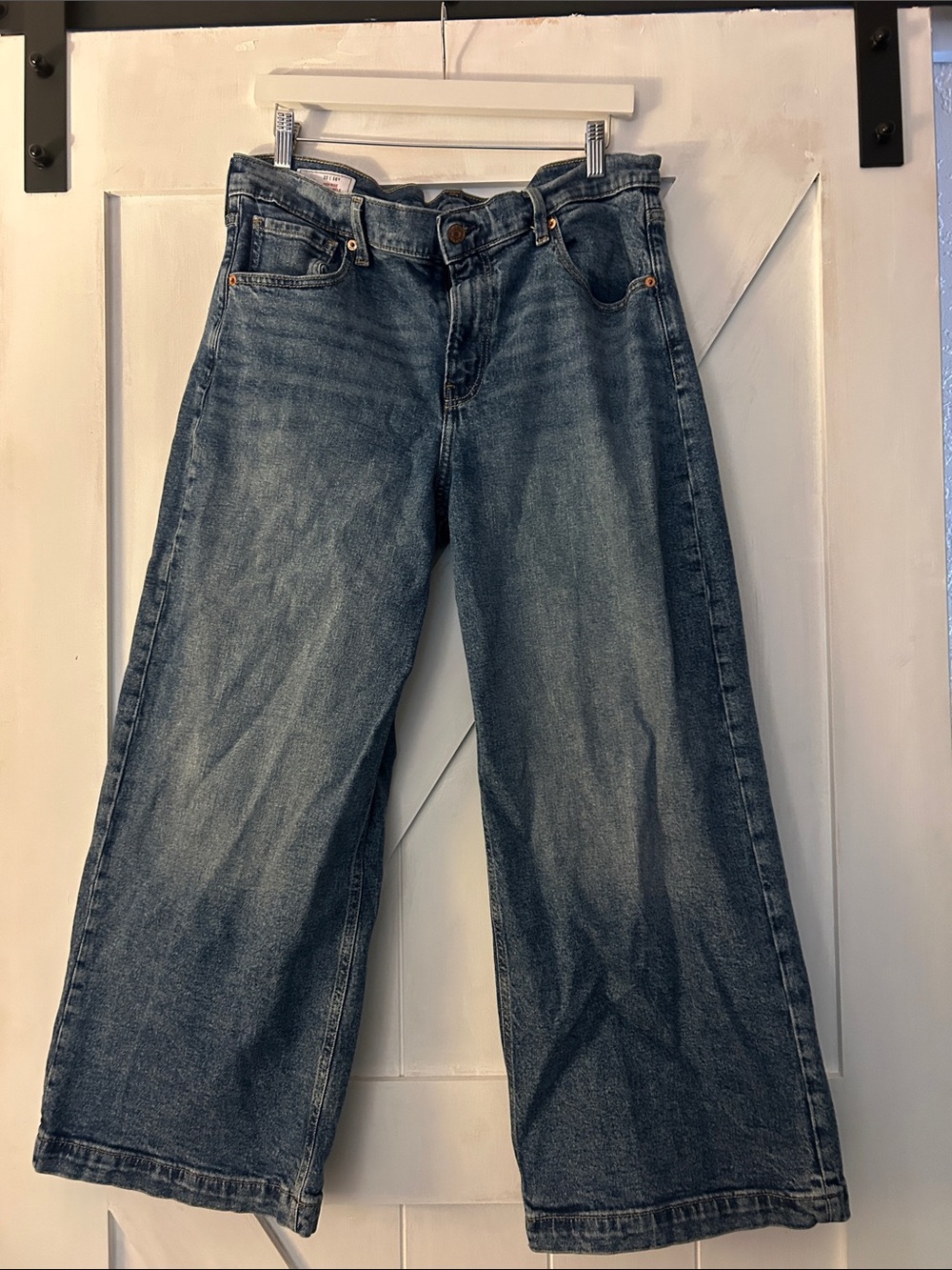 GAP Wide-Leg Denim Jeans in Medium Blue Wash